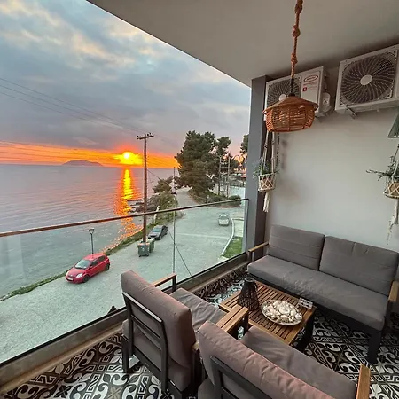 Candi Luxury Νέος Μαρμαράς
