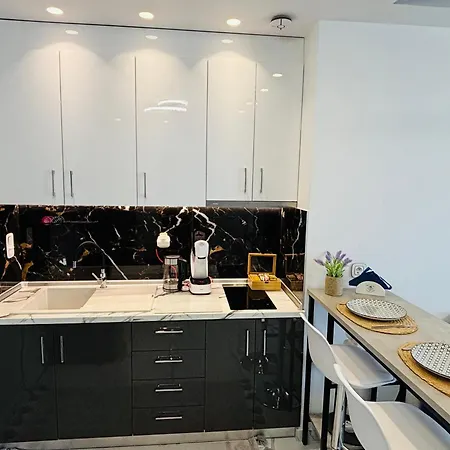 Candi Luxury * 新马尔马拉斯