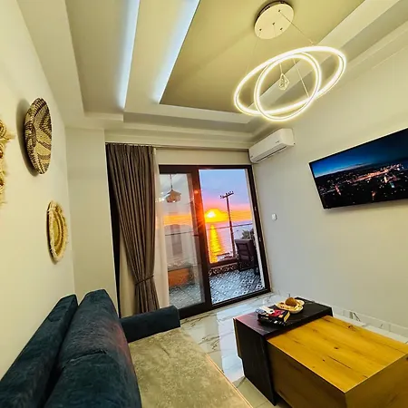 Candi Luxury Apartment *