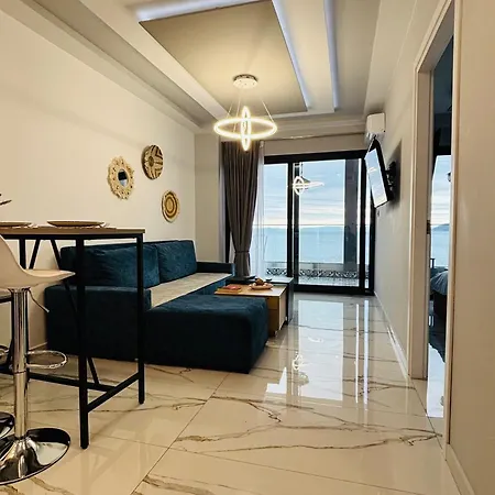 Candi Luxury Apartment *